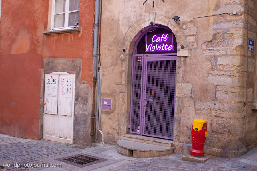 Café Violette, Historic Alley Barcelona Spain