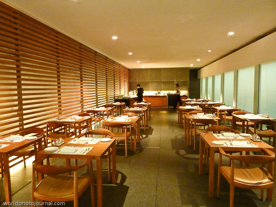 The Wing First Class Restaurant, Cathay Pacific Lounge, Hong Kong