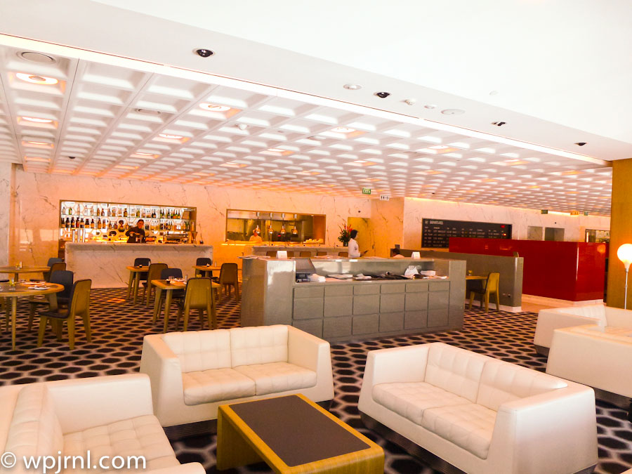 Qantas First Class Lounge, Melbourne Australia