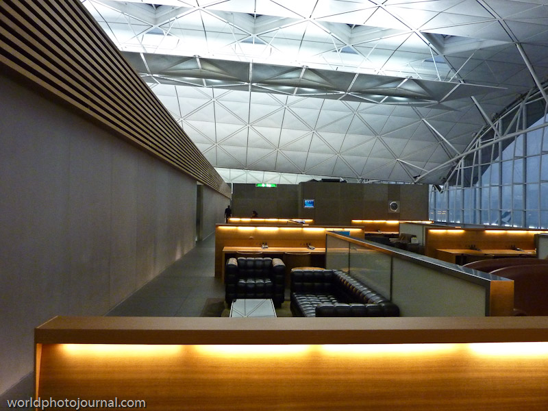 The Wing – Cathay Pacific Lounge, Hong Kong Airport